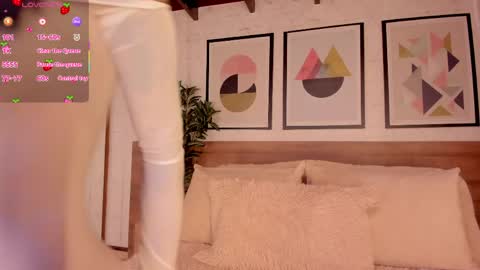 Luna Ruso  online show from 04.12.26