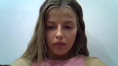 Snapshot of lunav7 chatting on 10.08.25 Luna  online show from 10.08.25