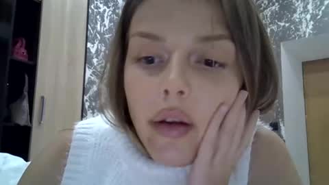 Snapshot of lunav7 chatting on 10.13.25 Luna  online show from 10.13.25
