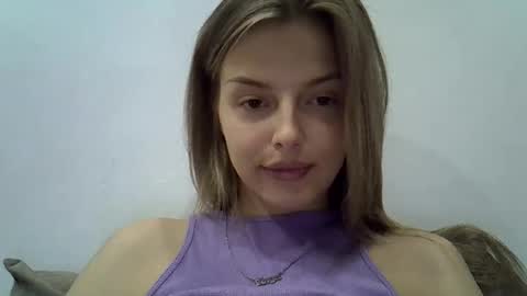 Snapshot of lunav7 chatting on 10.24.25 Luna  online show from 10.24.25