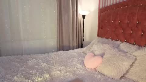 lunavelvet7 online show from 04.18.26