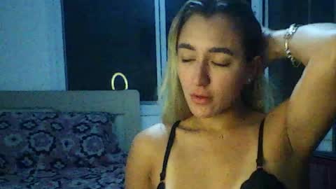 Snapshot of lunavelvvet chatting on 08.02.26 lunavelvvet online show from 08.02.26