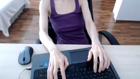 Snapshot of lunavibe_ chatting on 06.27.26 lunavibe_ online show from 06.27.26
