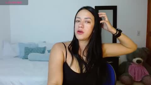 lunayois02 online show from 03.08.25