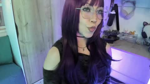 Snapshot of lunivyra chatting on 07.17.26 lunivyra online show from 07.17.26