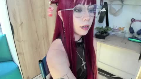 Snapshot of lunivyra chatting on 07.22.26 lunivyra online show from 07.22.26