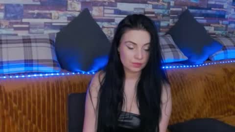 LunnaGray online show from 12.16.25