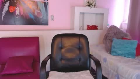 LunoxLili online show from 02.05.25