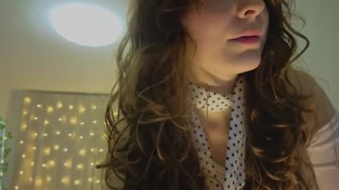 lunoria online show from 04.05.26