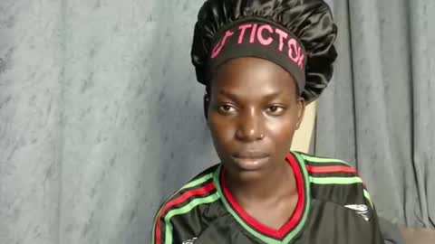 luo_queen online show from 11.30.25