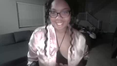 Snapshot of lusciouskoko chatting on 11.22.25 Luscious Koko online show from 11.22.25