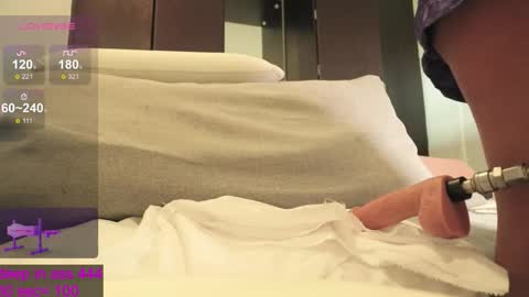 Snapshot of lusciouslipsxx chatting on 12.01.25 lusciouslipsxx online show from 12.01.25