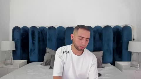 Snapshot of lushian_luna chatting on 05.19.26 Lushian And Luna online show from 05.19.26