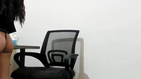 Snapshot of lussiewillow chatting on 03.18.26 Lussie online show from 03.18.26