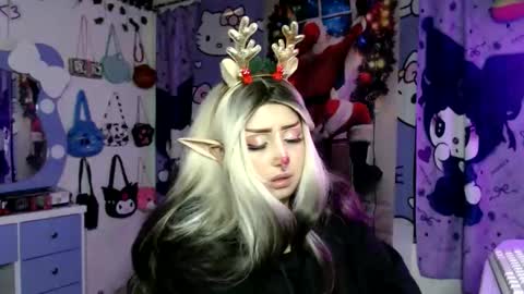 Snapshot of lussyevans_ chatting on 12.19.25 lussyevans_ online show from 12.19.25