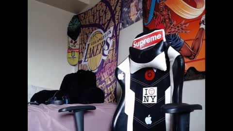 Snapshot of lust_j chatting on 12.04.24 LUST online show from 12.04.24