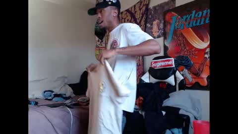 Snapshot of lust_j chatting on 12.23.24 LUST online show from 12.23.24