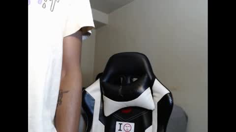 Snapshot of lust_j chatting on 09.09.25 LUST online show from 09.09.25