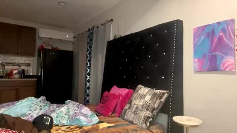 Snapshot of lust_j chatting on 01.12.26 LUST online show from 01.12.26