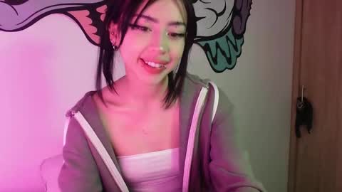 Snapshot of lustful_aprilx chatting on 12.19.24 Valerie April online show from 12.19.24