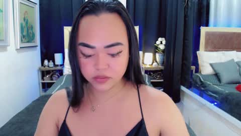 Snapshot of lustfuloffendertrina chatting on 02.13.25 Trina online show from 02.13.25