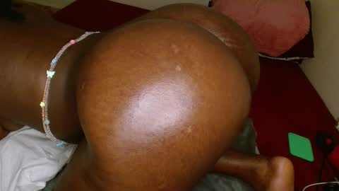 lustrous-choco online show from 02.20.26