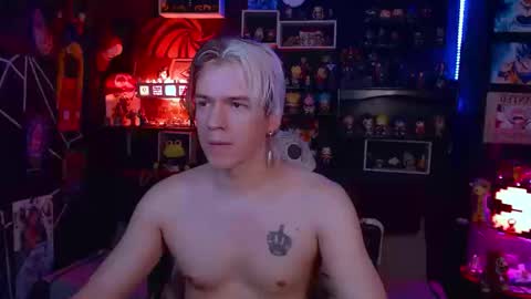 Snapshot of lustymatt chatting on 09.25.25 lustymatt online show from 09.25.25