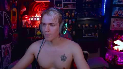 Snapshot of lustymatt chatting on 10.02.25 lustymatt online show from 10.02.25