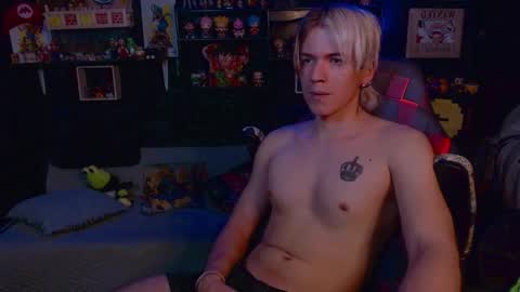 Snapshot of lustymatt chatting on 10.05.25 lustymatt online show from 10.05.25