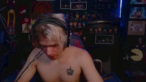 Snapshot of lustymatt chatting on 10.09.25 lustymatt online show from 10.09.25