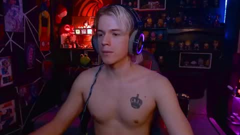 Snapshot of lustymatt chatting on 10.12.25 lustymatt online show from 10.12.25