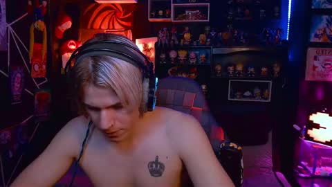 Snapshot of lustymatt chatting on 10.15.25 lustymatt online show from 10.15.25