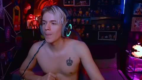 Snapshot of lustymatt chatting on 10.17.25 lustymatt online show from 10.17.25