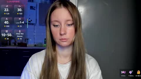 Snapshot of lusyagreenberg chatting on 09.11.25 LusyaGreenberg online show from 09.11.25