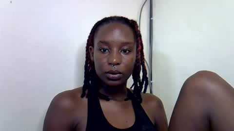 Snapshot of lutino_lovebirds chatting on 07.12.26 lutino_lovebirds online show from 07.12.26