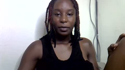 Snapshot of lutino_lovebirds chatting on 07.14.26 lutino_lovebirds online show from 07.14.26