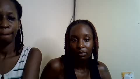 Snapshot of lutino_lovebirds chatting on 07.14.26 lutino_lovebirds online show from 07.14.26