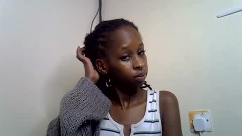 Snapshot of lutino_lovebirds chatting on 07.14.26 lutino_lovebirds online show from 07.14.26