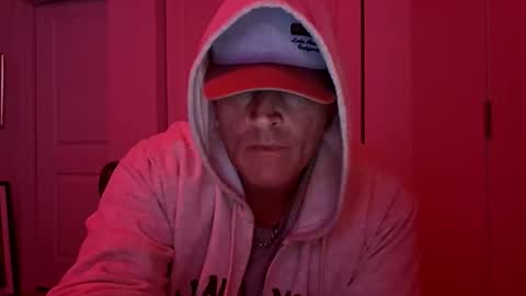 Snapshot of luv2toknstrok chatting on 10.27.25 Luv2tokNstrok online show from 10.27.25