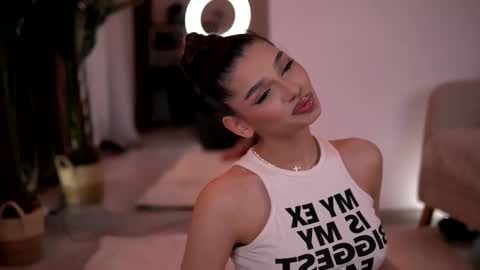 Snapshot of luvcaprice chatting on 03.18.26 Caprice online show from 03.18.26