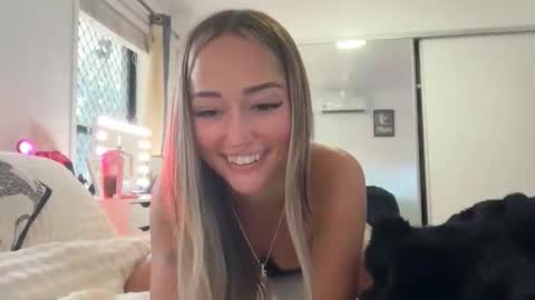 Snapshot of luvlivvyy chatting on 12.15.25 Livvyy online show from 12.15.25