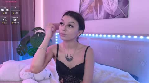 Snapshot of luvlyveronica chatting on 05.10.26 Veronica online show from 05.10.26