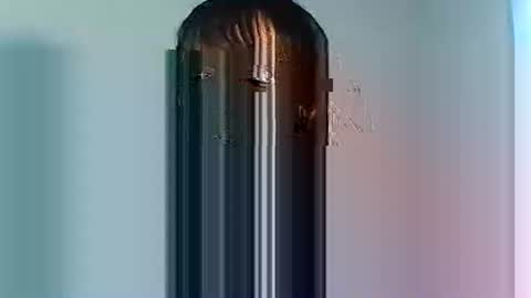 Bee Bee online show from 10.25.25