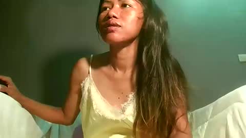 Bee Bee online show from 05.12.26