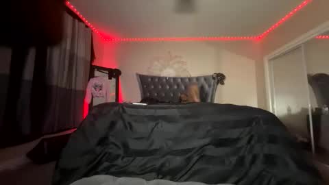 luvvlee online show from 03.23.26