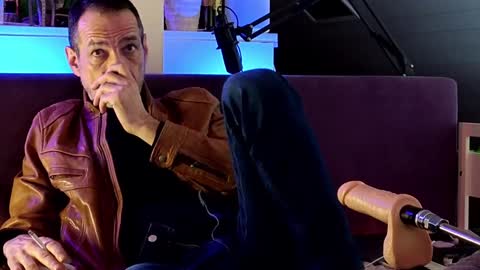 Snapshot of lux_dei chatting on 12.21.24 Im a   -  CAMGUY YOU  LIKE to FUCK online show from 12.21.24