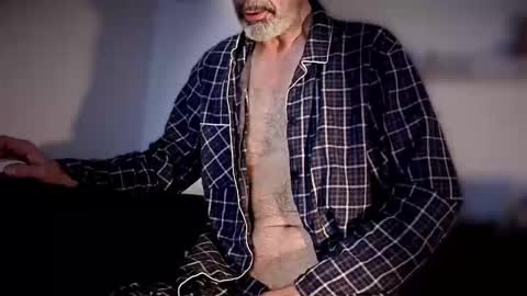 Snapshot of lux_dei chatting on 10.19.25 Im a   -  CAMGUY YOU  LIKE to FUCK online show from 10.19.25