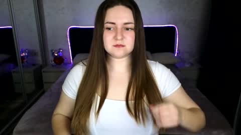 lux_lizz online show from 04.07.26