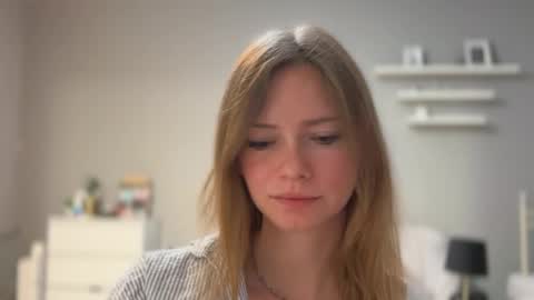 Snapshot of lux_millie chatting on 06.04.26 Millie online show from 06.04.26