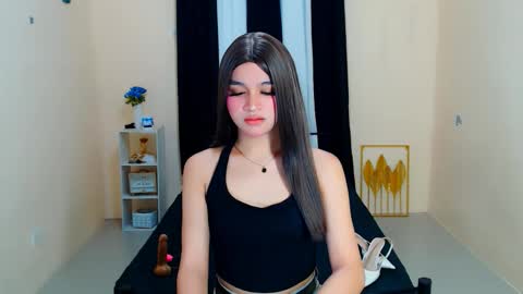 queen lux online show from 09.26.25